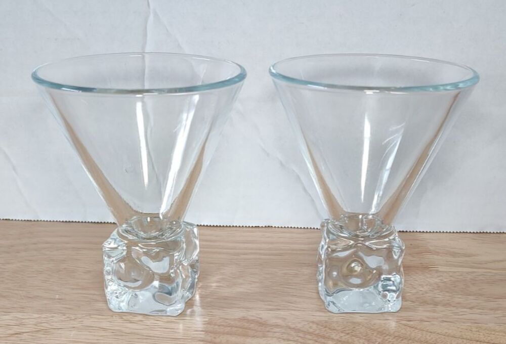 VTG Set of 2 DiSaronno Clear Melting Ice Cube Base Martini Cocktail Glasses MCM